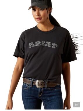 Ariat Women's Black Graphic Logo Tee size large